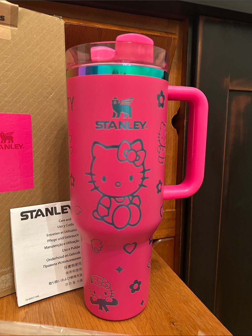 40 oz Pink Iridescent Hello Kitty Travel Mug with Handle